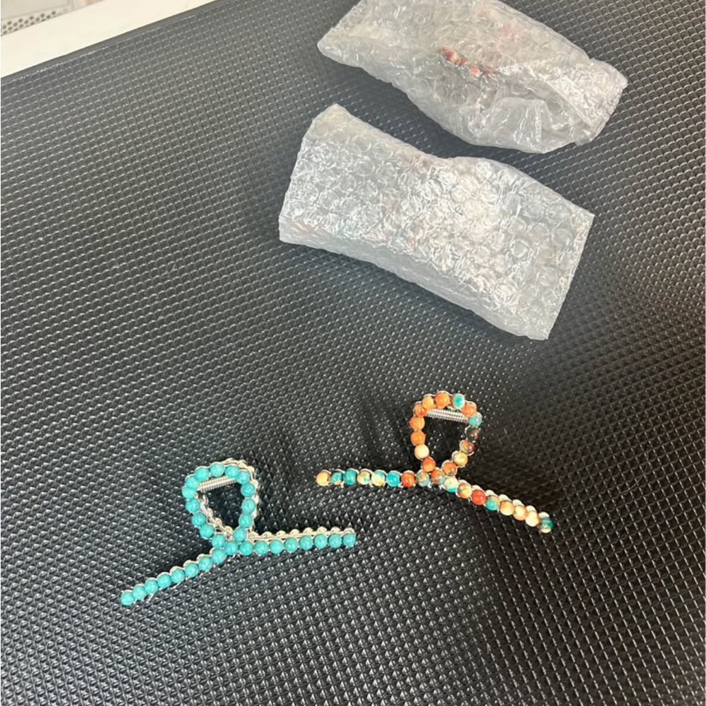 Western claw clips